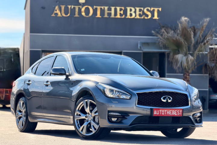 INFINITI Q70
