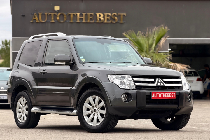 MITSUBISHI PAJERO COURT